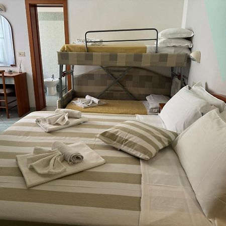 Hotel Villa Caterina リミニ エクステリア 写真