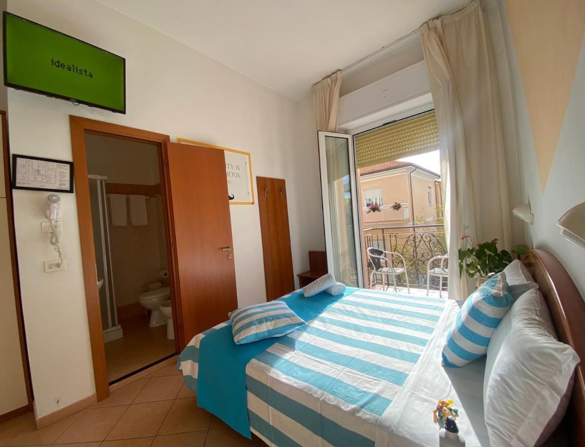 Hotel Villa Caterina リミニ エクステリア 写真
