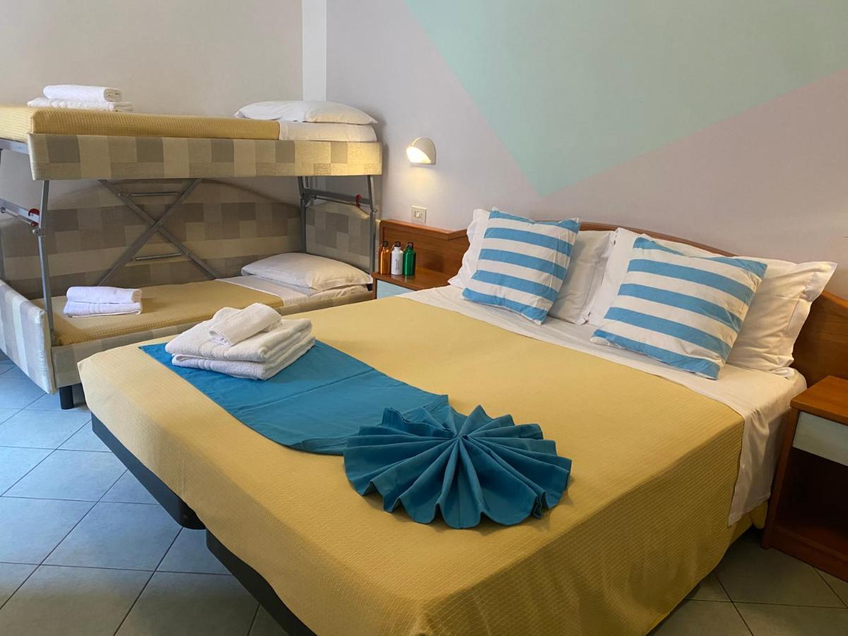 Hotel Villa Caterina リミニ エクステリア 写真
