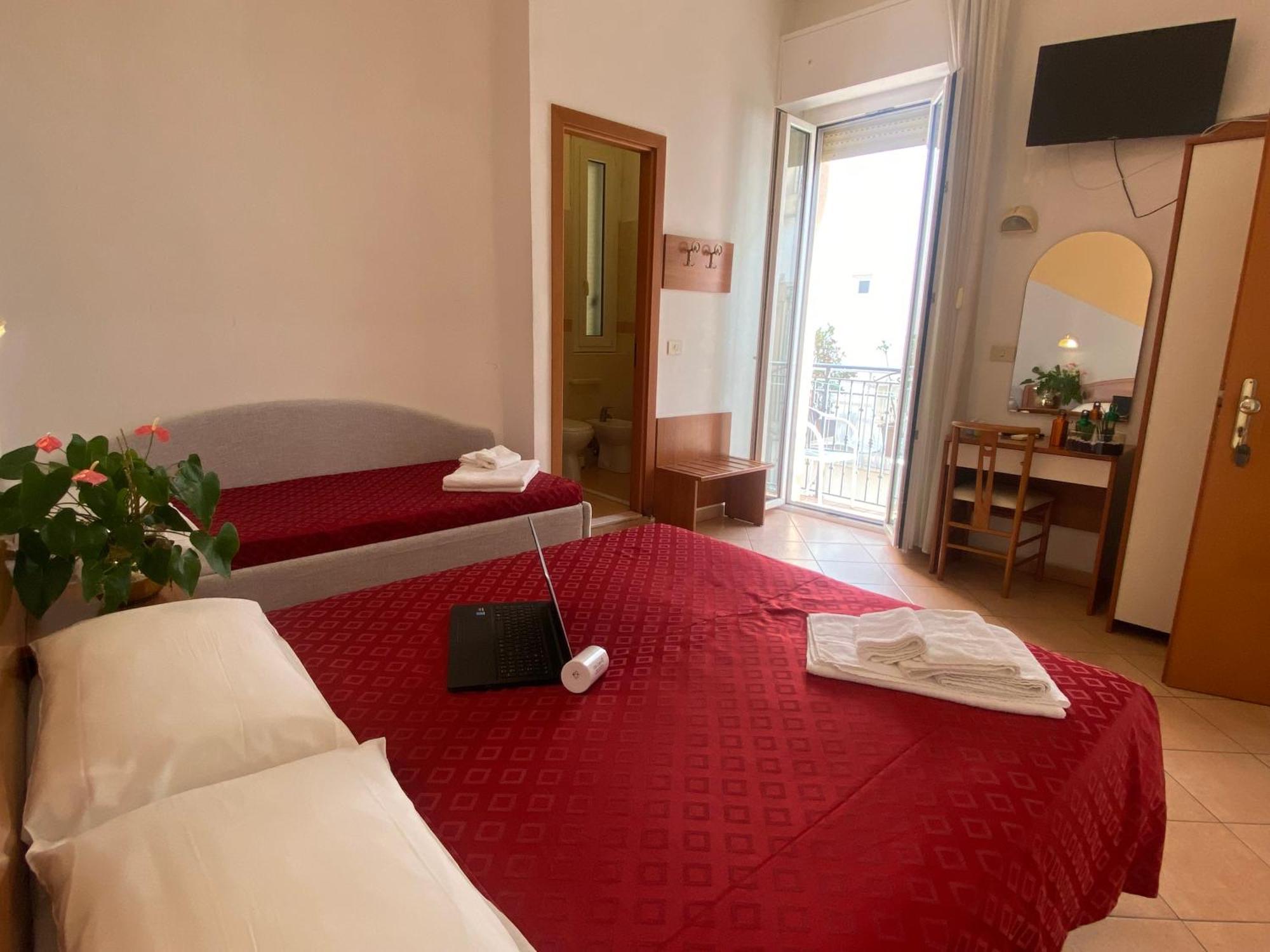 Hotel Villa Caterina リミニ エクステリア 写真
