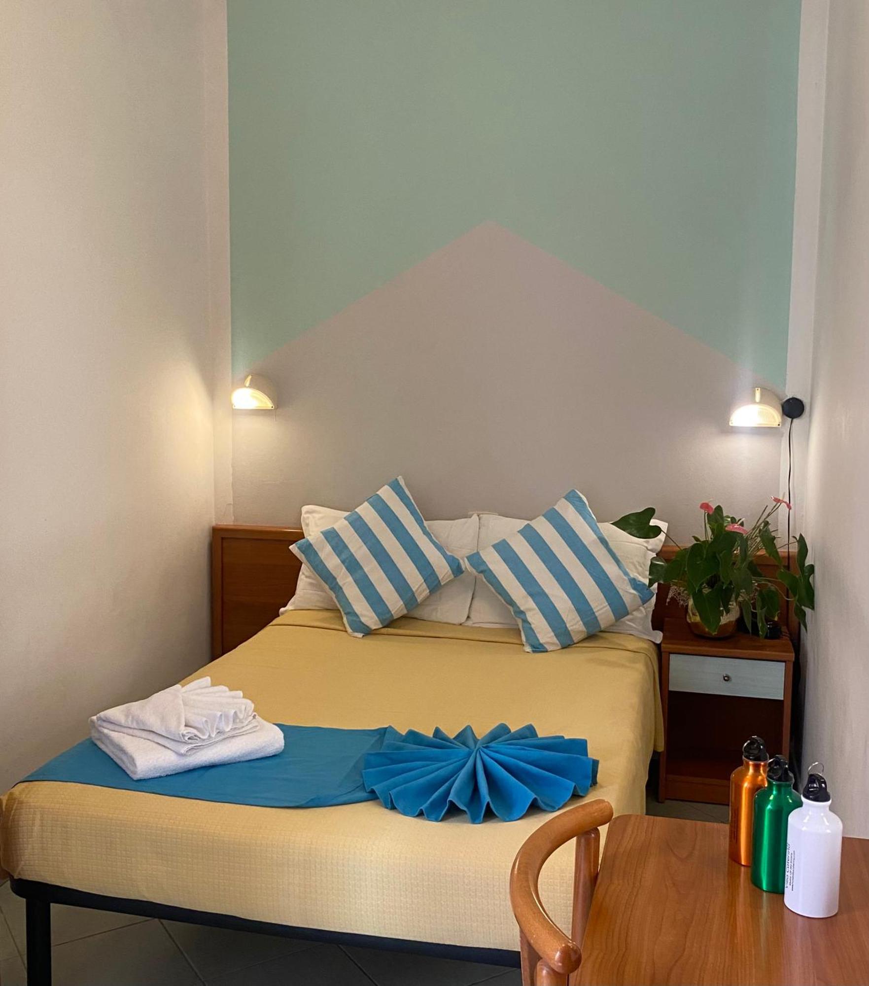 Hotel Villa Caterina リミニ エクステリア 写真