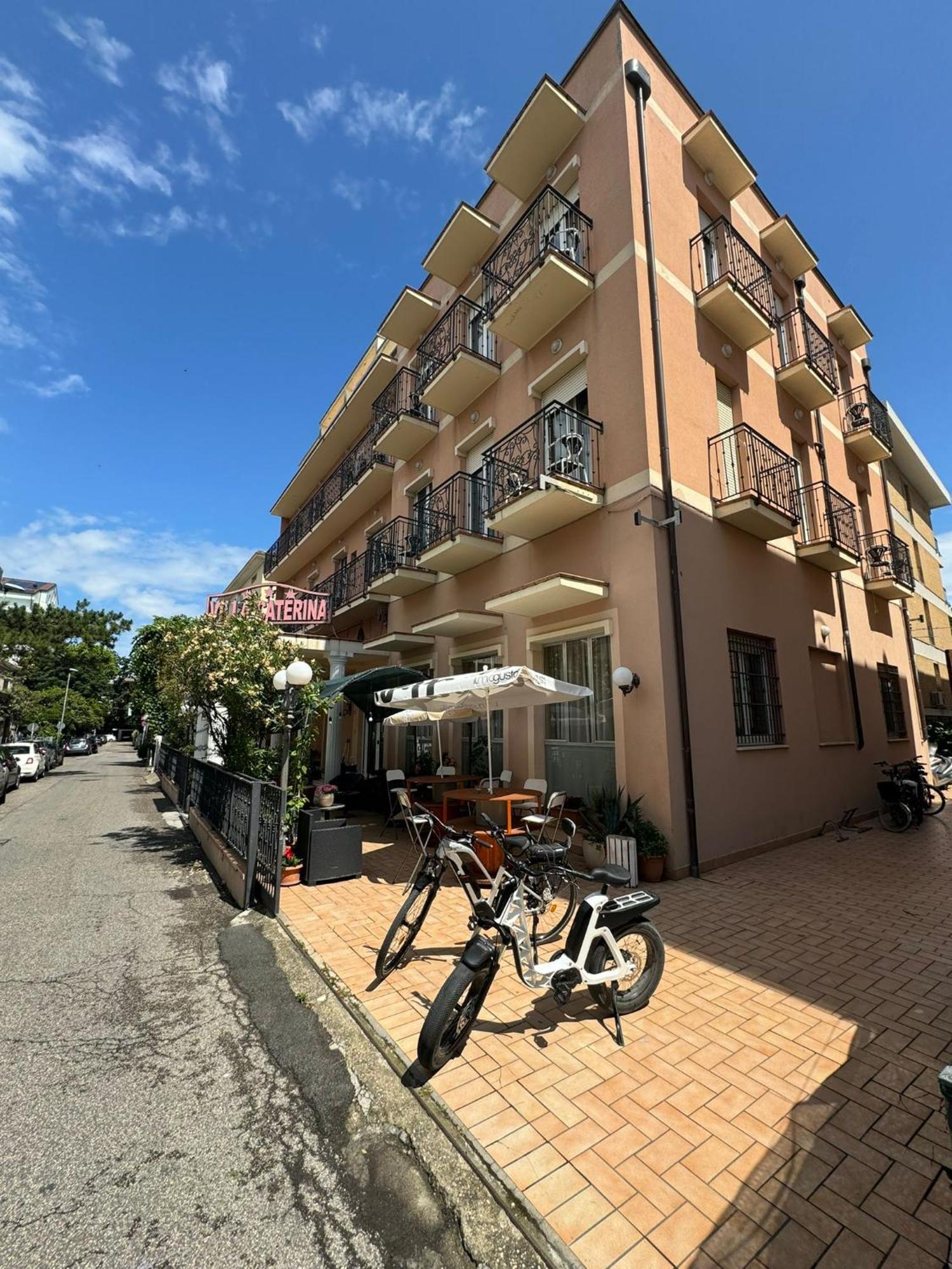 Hotel Villa Caterina リミニ エクステリア 写真