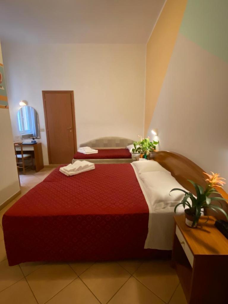 Hotel Villa Caterina リミニ エクステリア 写真