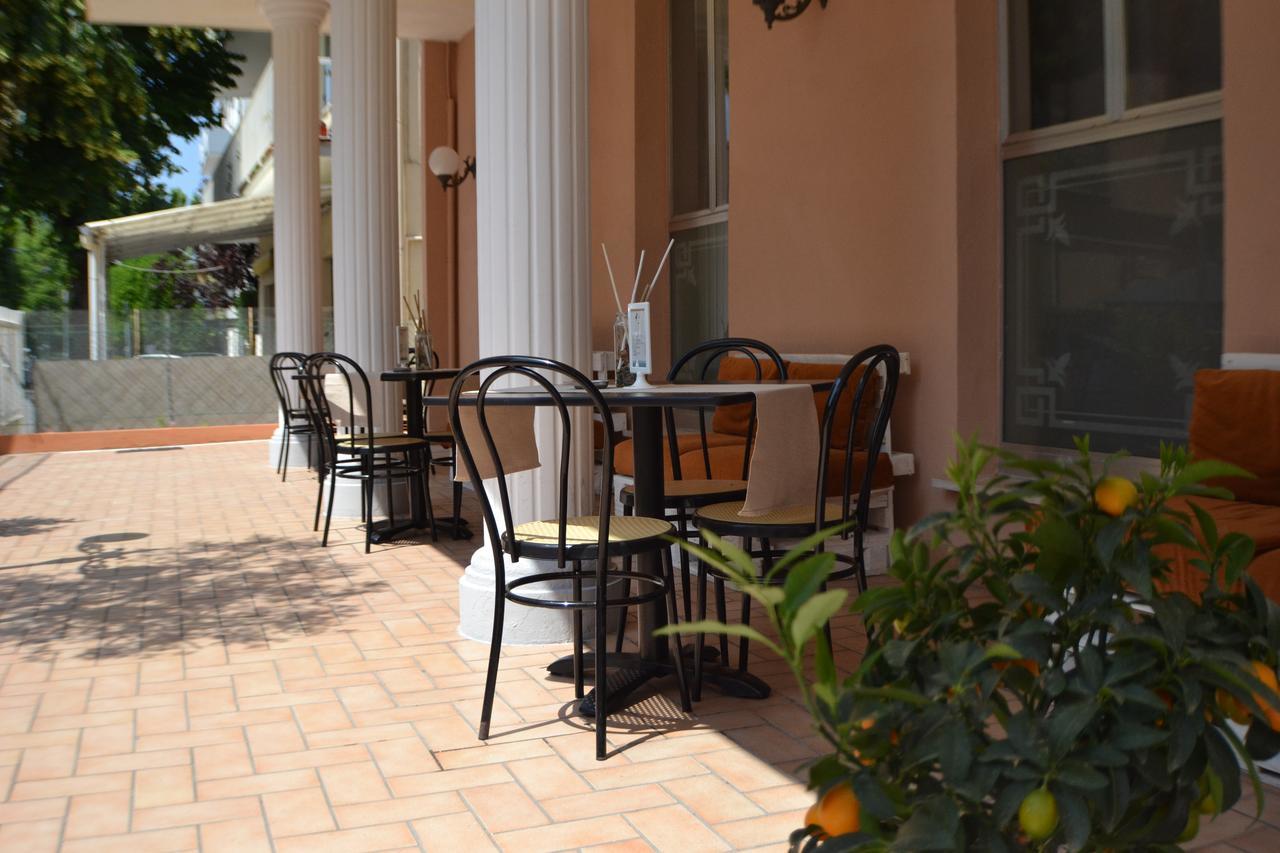 Hotel Villa Caterina リミニ エクステリア 写真